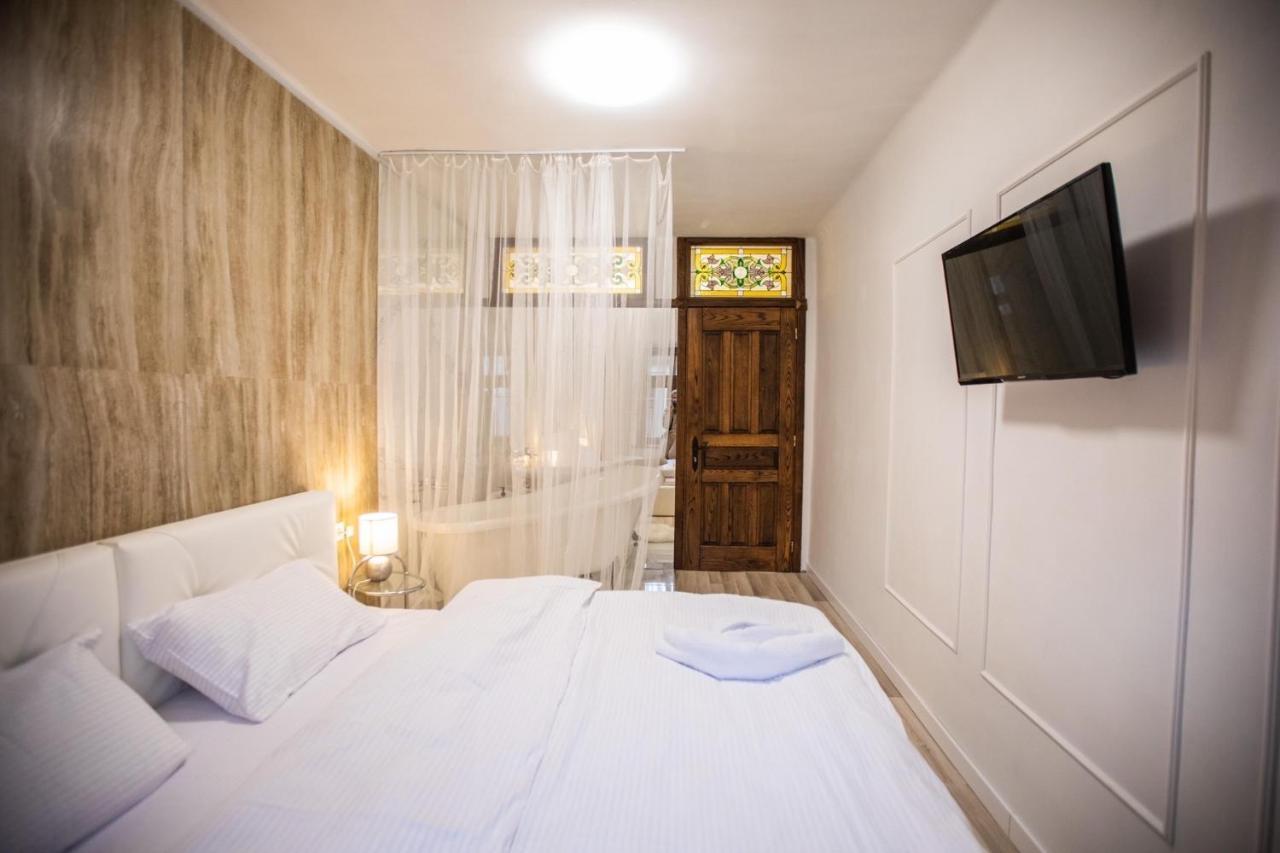 Стильна Квартира В Центрі На Площі Ринок Вулиця Галицька 9 Lviv Extérieur photo