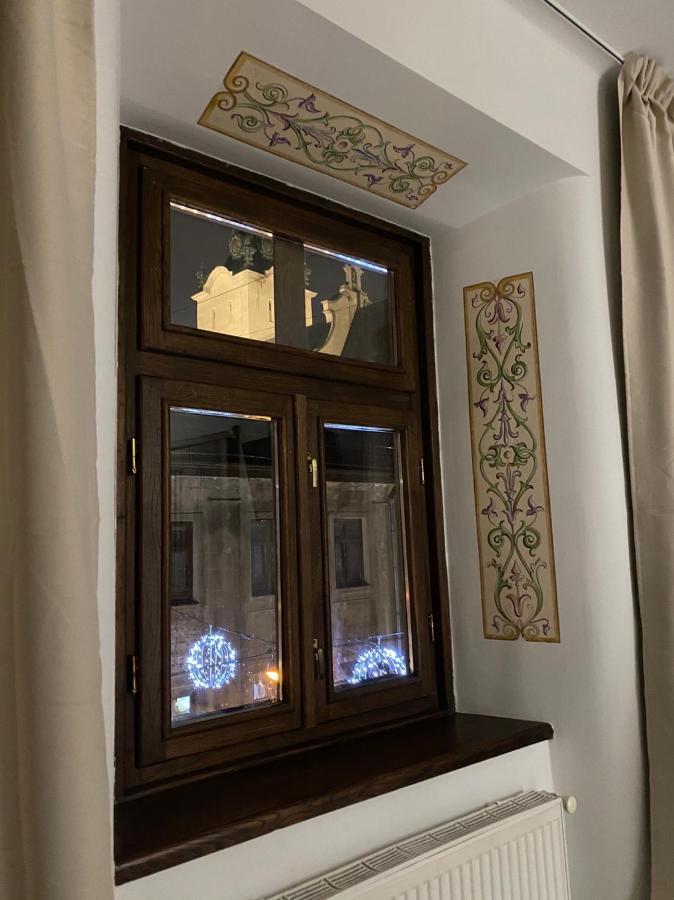 Стильна Квартира В Центрі На Площі Ринок Вулиця Галицька 9 Lviv Extérieur photo